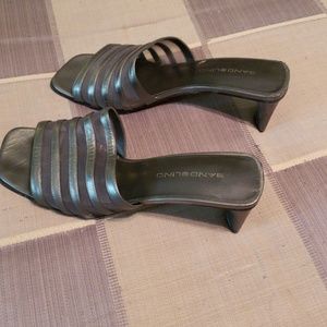 Bandolino comfy slides in pewter